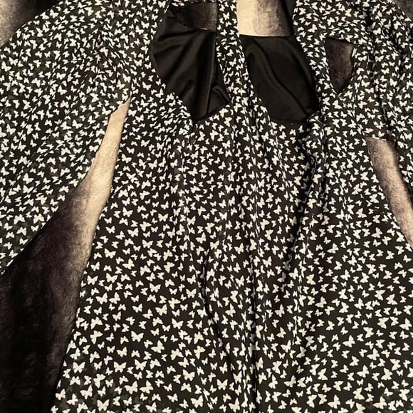 Flowy Black And White Butterfly Shirt - Picture 2 of 2